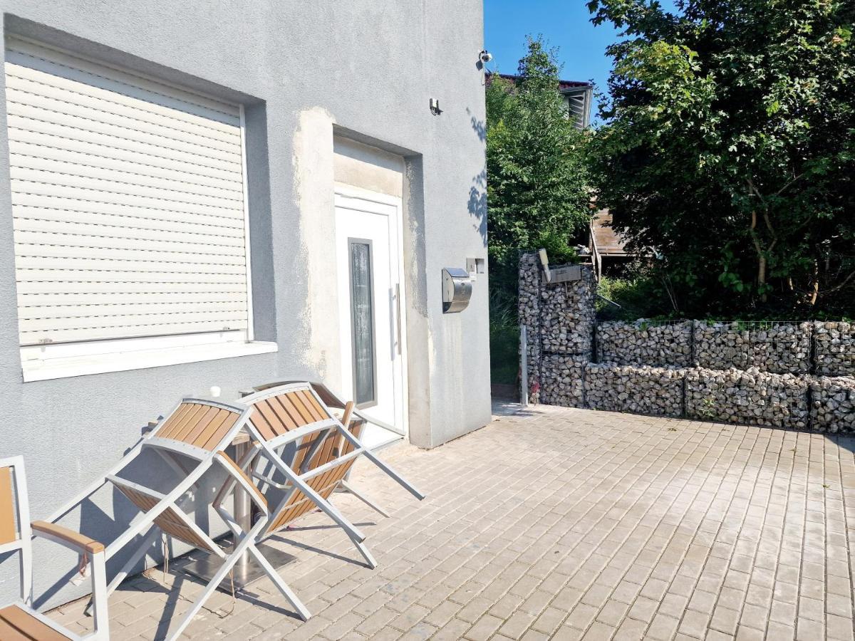 Gruppenfreundliches Apartment Херцогенаурах Экстерьер фото